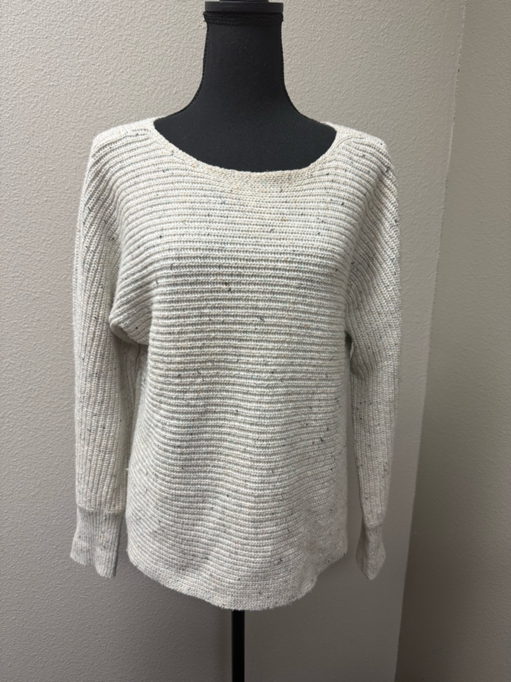 Cabi Knit Sweater Medium Cream Speckled Boat Neck Cozy Pullover Top